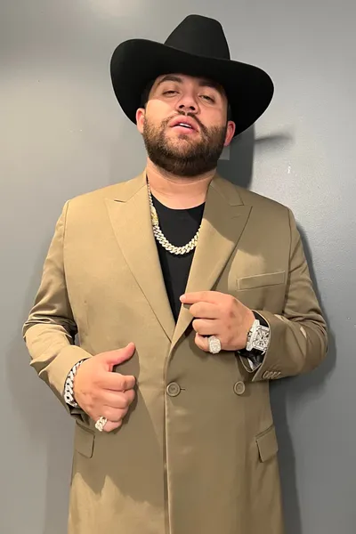 Luis R Conriquez