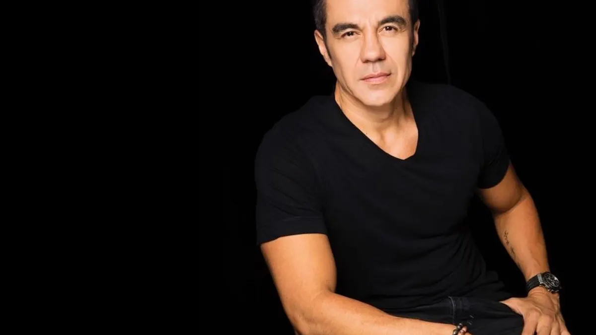 Adrián Uribe